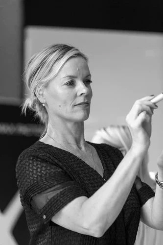 how she carries on with caroline barnes